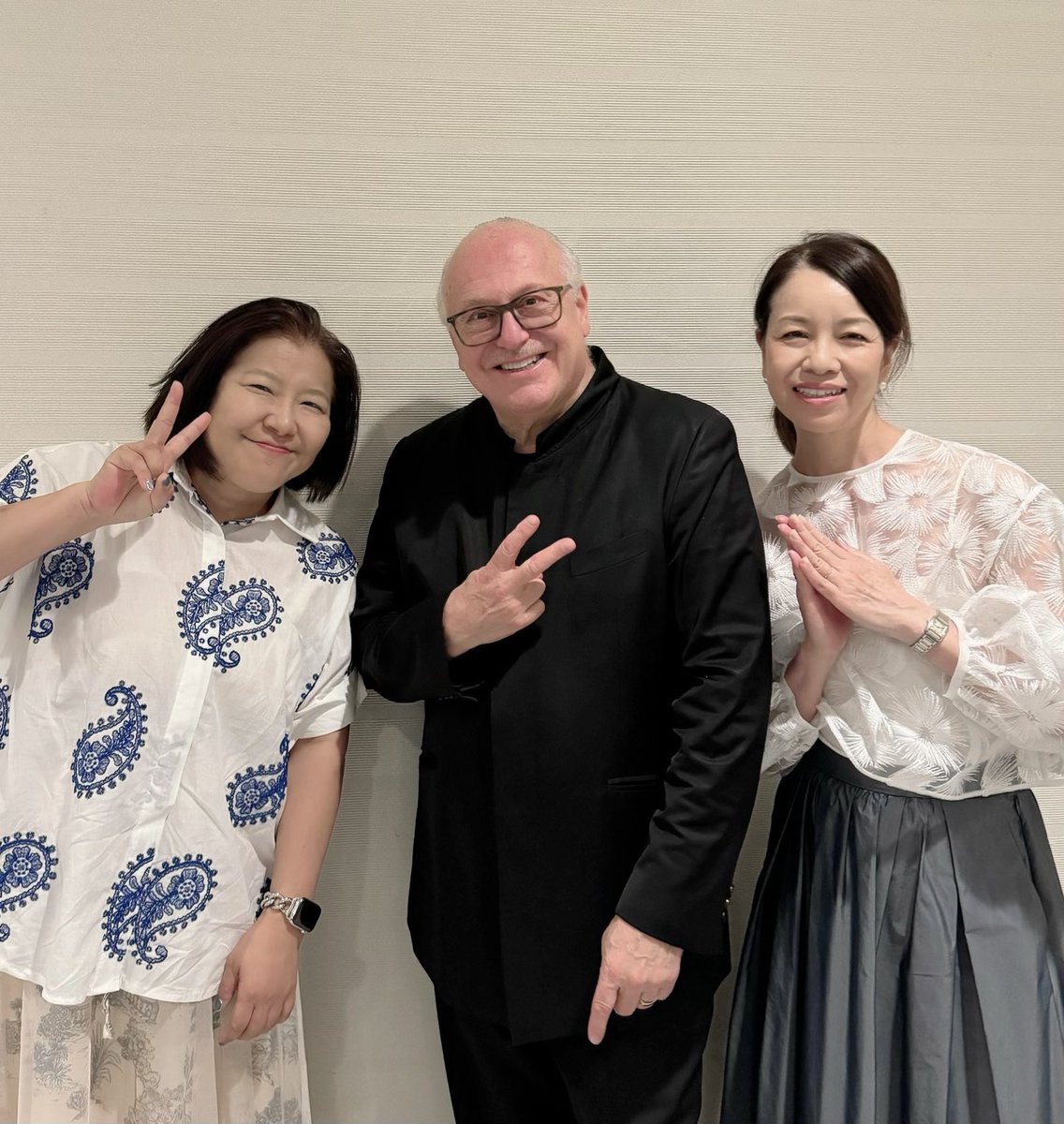 midiplex's tweet photo. Distant Worlds: music from FINAL FANTASY、日本公演にお邪魔してきました！FFXVより、「Valse di Fantastica」が演奏されました❤️感無量😭どの曲も素敵で楽しかったです〜。祖堅ちゃんと渋谷さんにお会いしたので記念撮影😆 #DistantWorlds #FFオケコン #FFDW #FF15 #FFXV https://t.co/bYHTs1xDKC