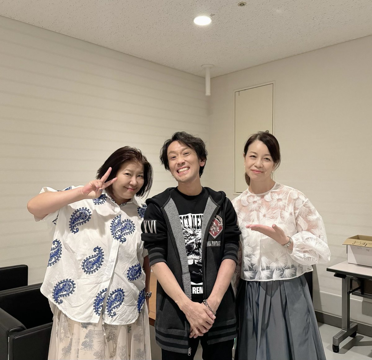 midiplex's tweet photo. Distant Worlds: music from FINAL FANTASY、日本公演にお邪魔してきました！FFXVより、「Valse di Fantastica」が演奏されました❤️感無量😭どの曲も素敵で楽しかったです〜。祖堅ちゃんと渋谷さんにお会いしたので記念撮影😆 #DistantWorlds #FFオケコン #FFDW #FF15 #FFXV https://t.co/bYHTs1xDKC