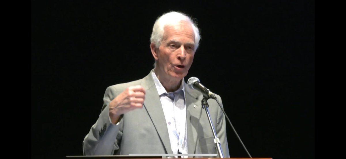 ConnectFnd's tweet image. Anthony Lang is leading the questions for the panel on #FMD #functionalneurologicaldisorder 

#FNDS2024