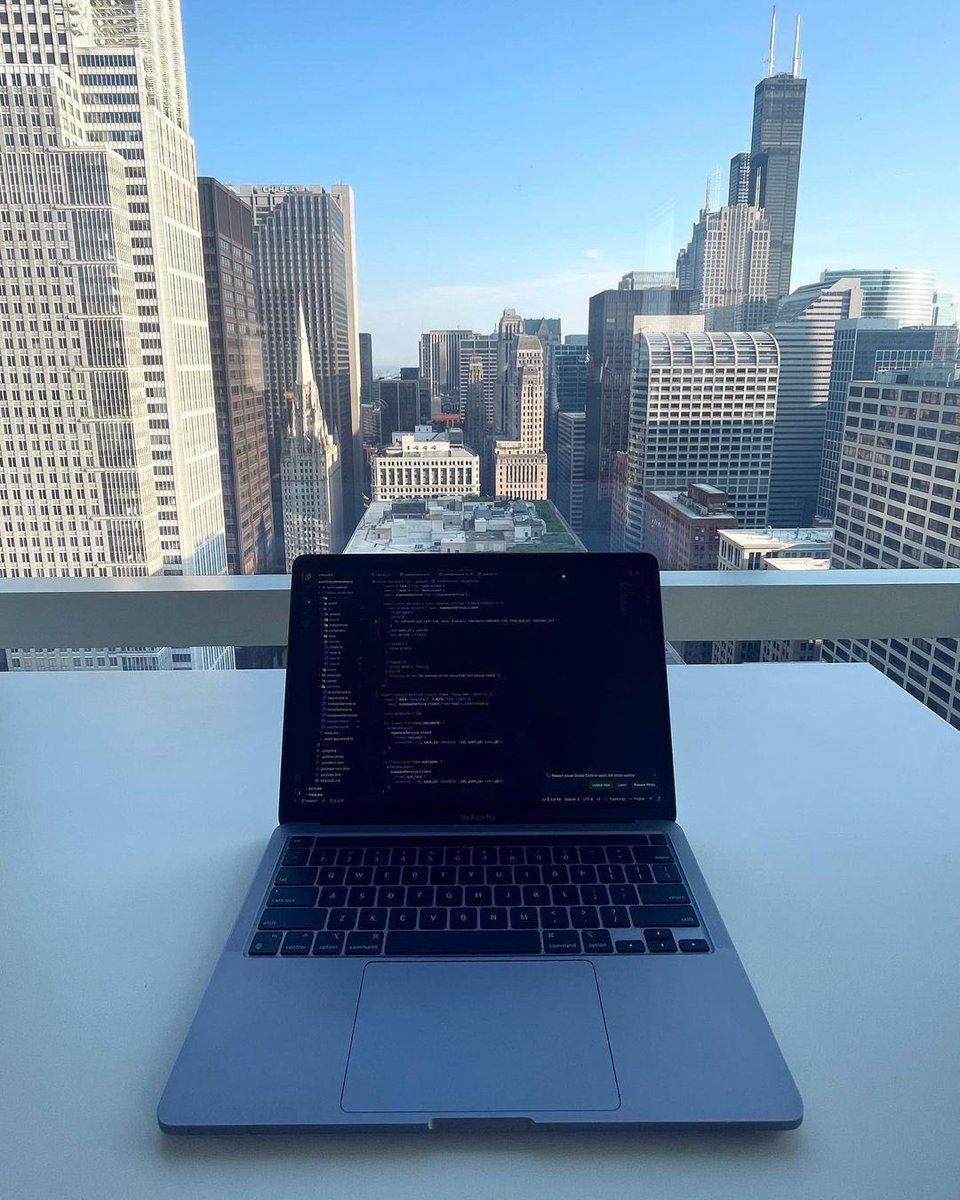 manishkhosiya's tweet image. Remote work is the future. 

10 Websites offering $700 to over $1,500 per month work. 

Don't miss out: