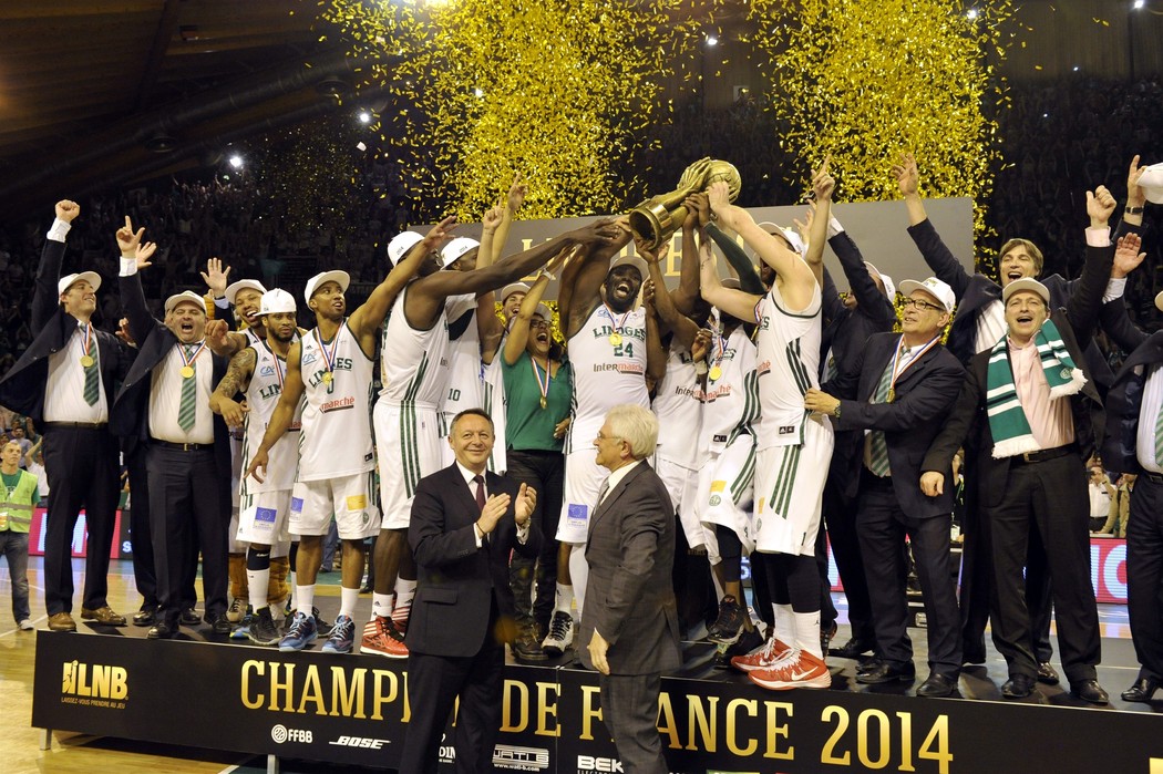 🔴INFO LE POPULAIRE DU CENTRE - Céline Forte a accepté l'offre de Lionel Peluhet, une nouvelle ère s'ouvre au <a href="/limogescsp/">Limoges CSP</a> 

lepopulaire.fr/limoges-87000/…

#Basketball #BetclicElite #Limoges #LimogesCSP