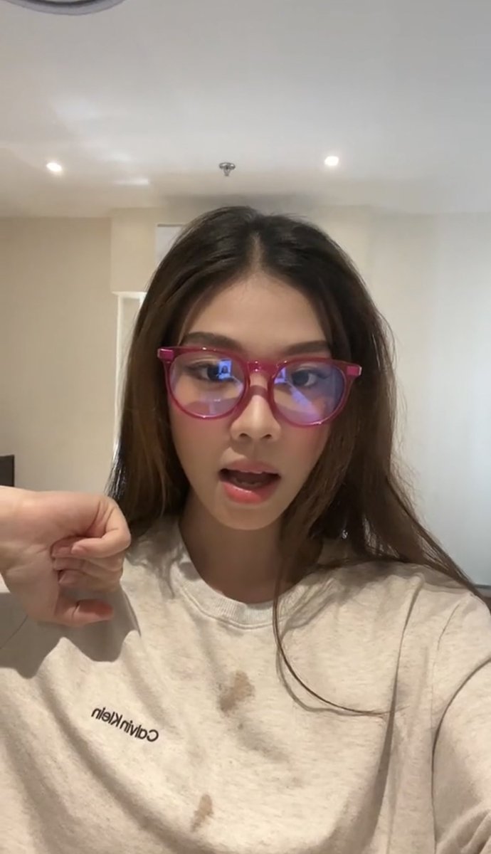 SHE'S SO PRETTY I CAN'T