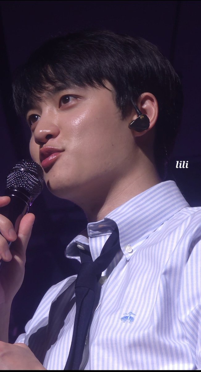 lilioz0112's tweet photo. 와 나 도경수 모공까지 본듯 진짜 역대급,,, https://t.co/3C4snv05pD