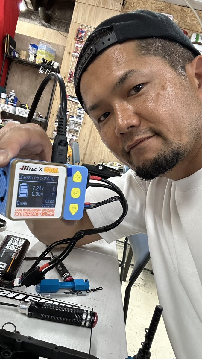 button715's tweet image. 岩国ラジコンベースで遊んでます
使う充電器はペギオン君！！
#RC
#ラジコン
#HITEC