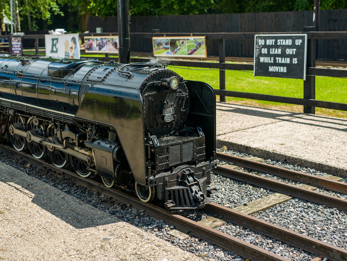Psi50's tweet image. Great day at Stapleford Park yesterday. Trains running today too! @Staplefordtrain