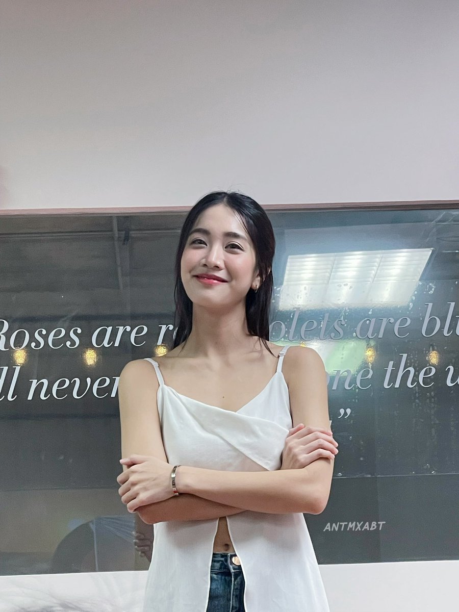 mmxxabt's tweet photo. คนที่น่ารักที่สุดในวันนี้ ไม่ใช่คนนี้จะเป็นใครกัน ดีใจที่ได้เจอเธอนะคะ ขอบคุณที่สละเวลามาเจอกันน้าา ต้องไปทำงานต่ออีก รักเธอที่สุดเลยคนเก่ง ✨🤍

#MindChlorisBirthDayProject #BeMindHappiness #MIND4EVE https://t.co/9IClCX9B8e