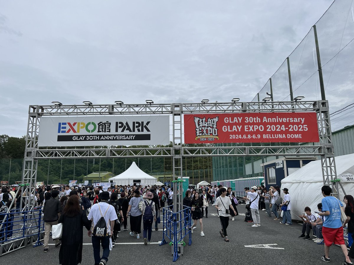 pgasai's tweet photo. #GLAYEXPO https://t.co/L6mJMSficZ
