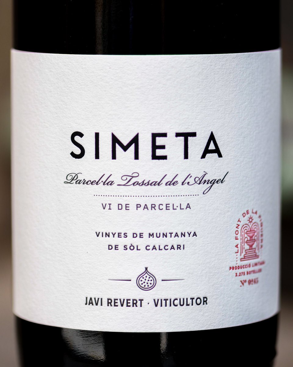 Simeta 2022 es uno de los vinos imprescindibles de Javi Revert y Laura Espí en La Font de la Figuera (Valencia). Elaborado con la variedad local arcos, plantada en 1970. Muy buena expresión frutal en un tinto mediterráneo de sorprendente frescura.  #vinodeldía