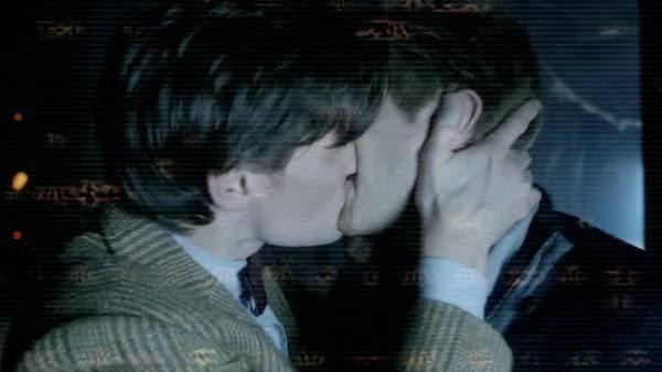 akajustmerry's tweet photo. This headline is so EMBARRASSING. #DoctorWho has had gay kisses before this weekend 😭 https://t.co/ijdhV3Sp0C