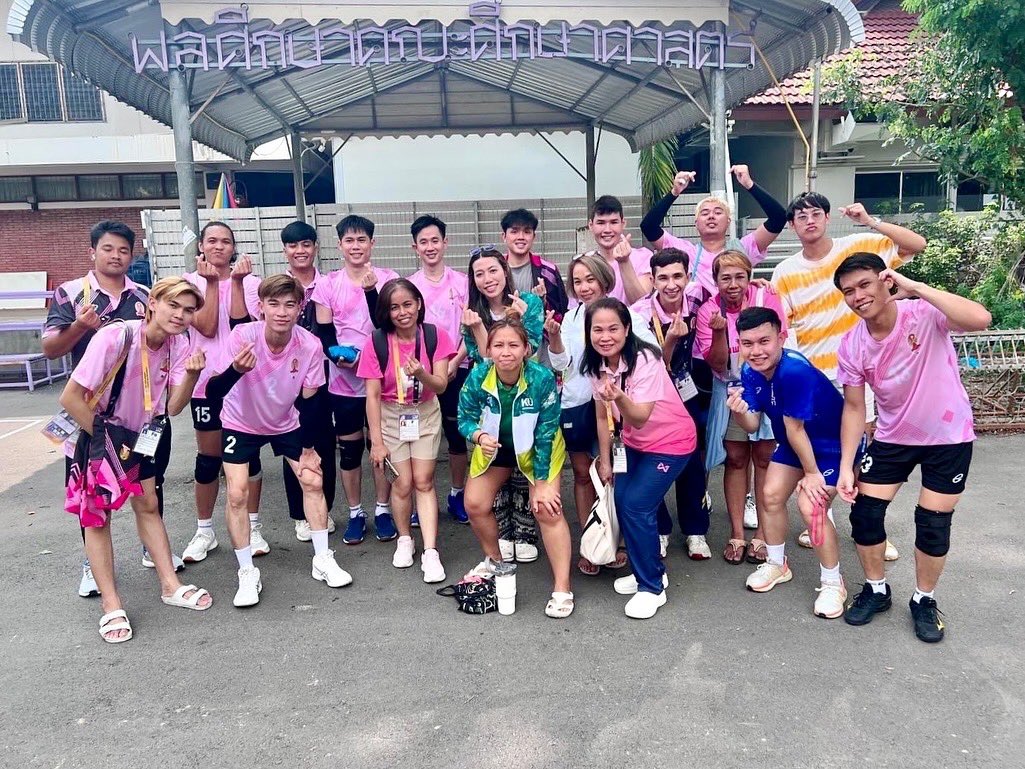 ping_prachya's tweet photo. เสร็จสิ้นภารกิจกีฬาบุคลากรในปีนี้ ต้องบอกเลยว่าเป็นการมาเชียงใหม่ 12 วัน ที่คุ้มค่ามากๆ ถึงแม้ปีนี้เรายังไม่ได้เหรียญก็ไม่เป็นไร เพราะเราได้ทำมันเต็มที่แล้ว และตัวผมเองก็เชื่อว่าสักวันมันจะเป็นของเรา ถ้าเรายังไม่ล้มเลิกความพยายาม #chula #จุฬาลงกรณ์มหาวิทยาลัย #อ่างแก้วเกมส์2024 https://t.co/2o2VDPwfjE