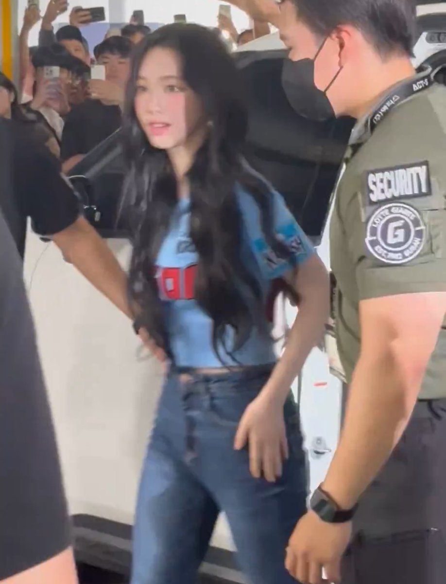 바다유니폼 구리다는거 취소야 아ㅈㄴ이뻐c8