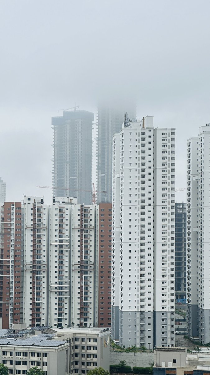 tteredd's tweet image. Beautiful overcast views! #kokapet @HyderabadMojo