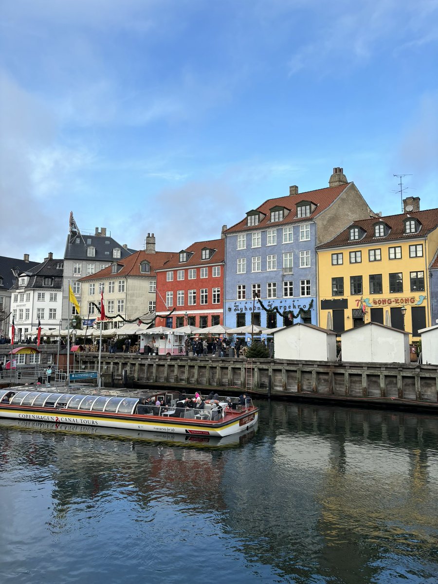 retire2038's tweet image. หลังๆ ถ้าใช้เงินแล้วคุ้มค่าสุด สำหรับเราคือลงทุนในประสบการณ์ เลยชอบไปเที่ยวด้วย ลงทุนด้วย ผสมๆกันไป

ปีใหม่ที่ผ่านมา เราไปเที่ยว เดนมาร์ก 🇩🇰
แลกไมล์ BC การบินไทย ไป ทั้งทริป 7 วัน คนละประมาณ 80,000 บาท (ราคาไม่โหดมากเพราะแลกไมล์และทำกับข้าวกินเองใน Apartment ทุกมื้อเย็น)