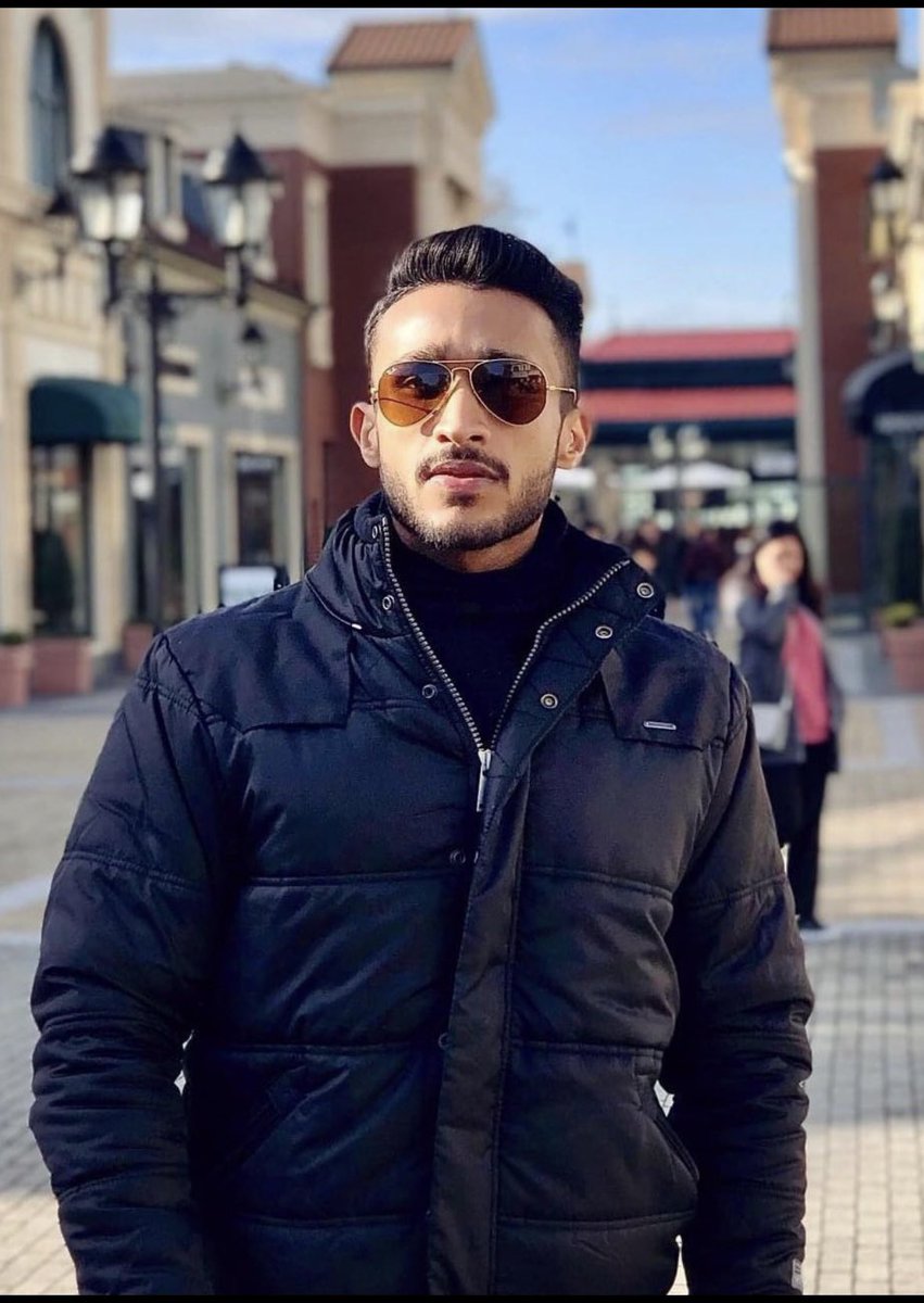 jaspreetsagguSE's tweet photo. Very unfortunate news 
28-year-old Yuvraj Goyal, who was shot to death in South Surrey on Friday, had no history of police contact, acc to IHIT. He was a hardworking employee at a car dealership in Surrey. Goyal came to Canada as an international student almost six years ago. https://t.co/wkjvkk8PxA