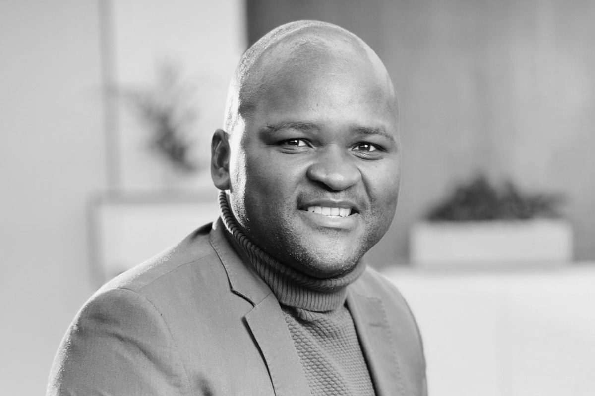SAfmRadio's tweet photo. #SAfmJSB @MichConstant #worddomination
#booksiveread with MD of @Reputation1stSA Tshepo Matseba @KabiniTshepo https://t.co/EqdUrhqfbF