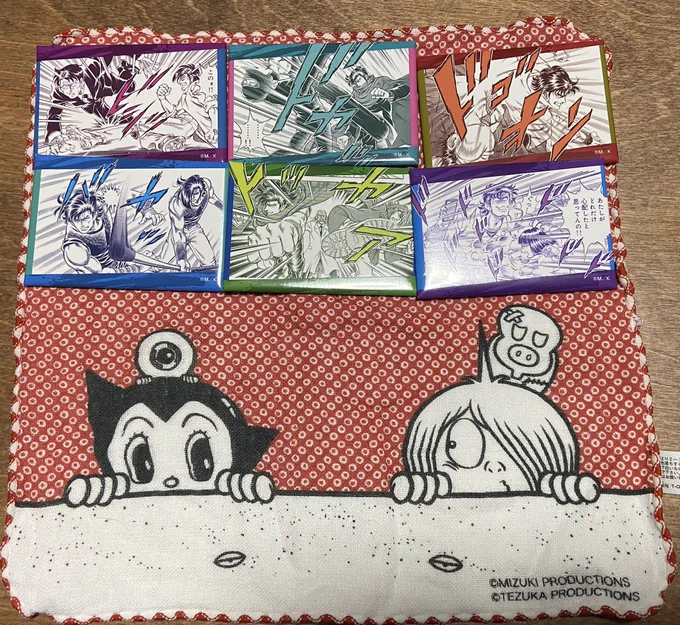 暴缶バッジ、推し作家に推し作家を重ねることでとても楽しい展示品になりました。 