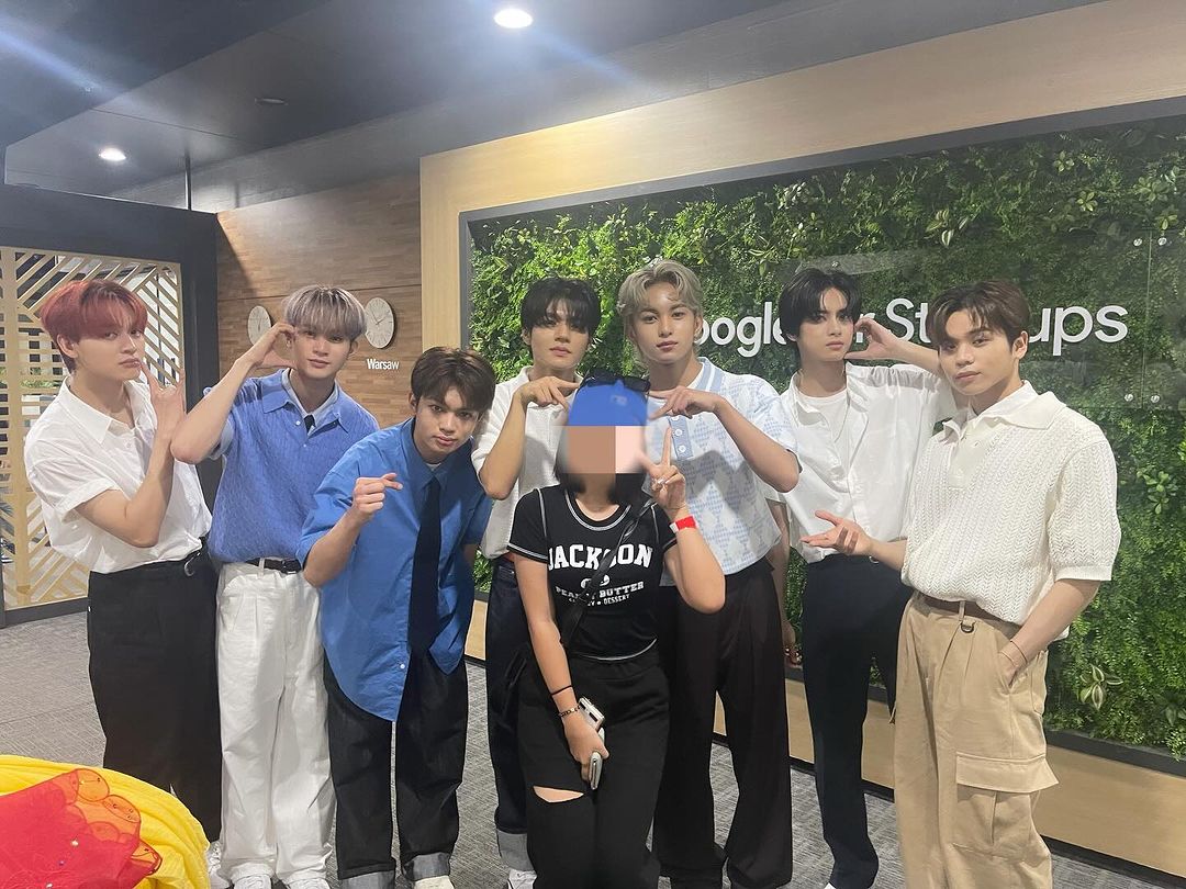 deijidonut's tweet photo. HORI7ON WISH IN SKOREA

ig: @/rxtwnn 
#WishBusSouthKorea
#Lucky7onWish1075SK
#HORI7ON #호라이즌 
@HORI7ONofficial https://t.co/qRyc8osLF5