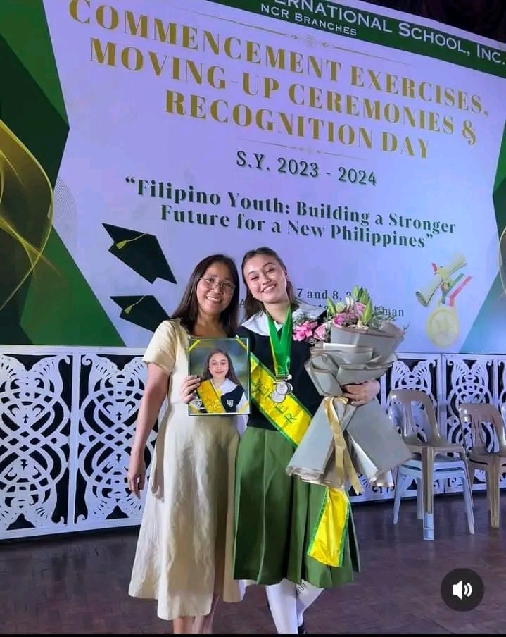 mrpeace2020's tweet photo. Mga Ka-Peacers at Ka-Legit Dabarkads!

Ang ating Legit Dabarkads at  bunso ng #EATBULAGA na si Carren Eistrup graduate na sa G10 with honors pa!💖🏅🥇

Congratulations Carren!🎉💖💐

📷: Carren Eistrup IG Account

#LegitDabarkads
#CarrenEistrup
#MovingUpCeremony
#MrPeaceUpdates https://t.co/XuCP6kfyO4