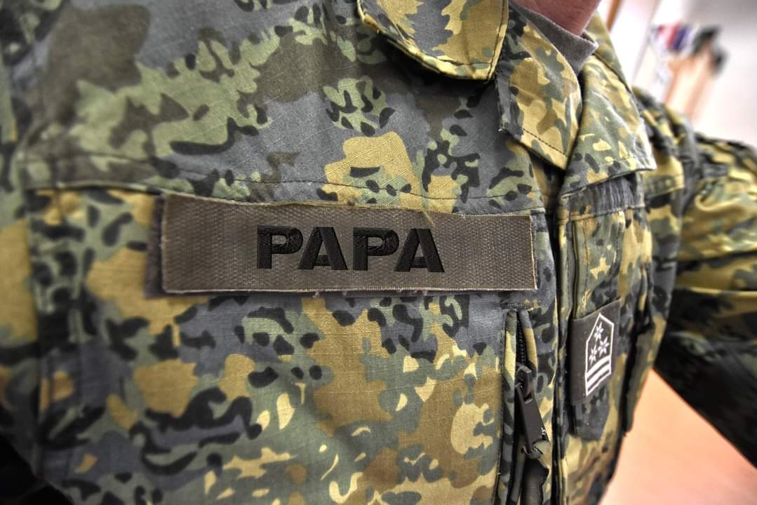 Bundesheerbauer's tweet photo. Alles Gute zum #Vatertag #Bundesheer https://t.co/whepAnEdCa