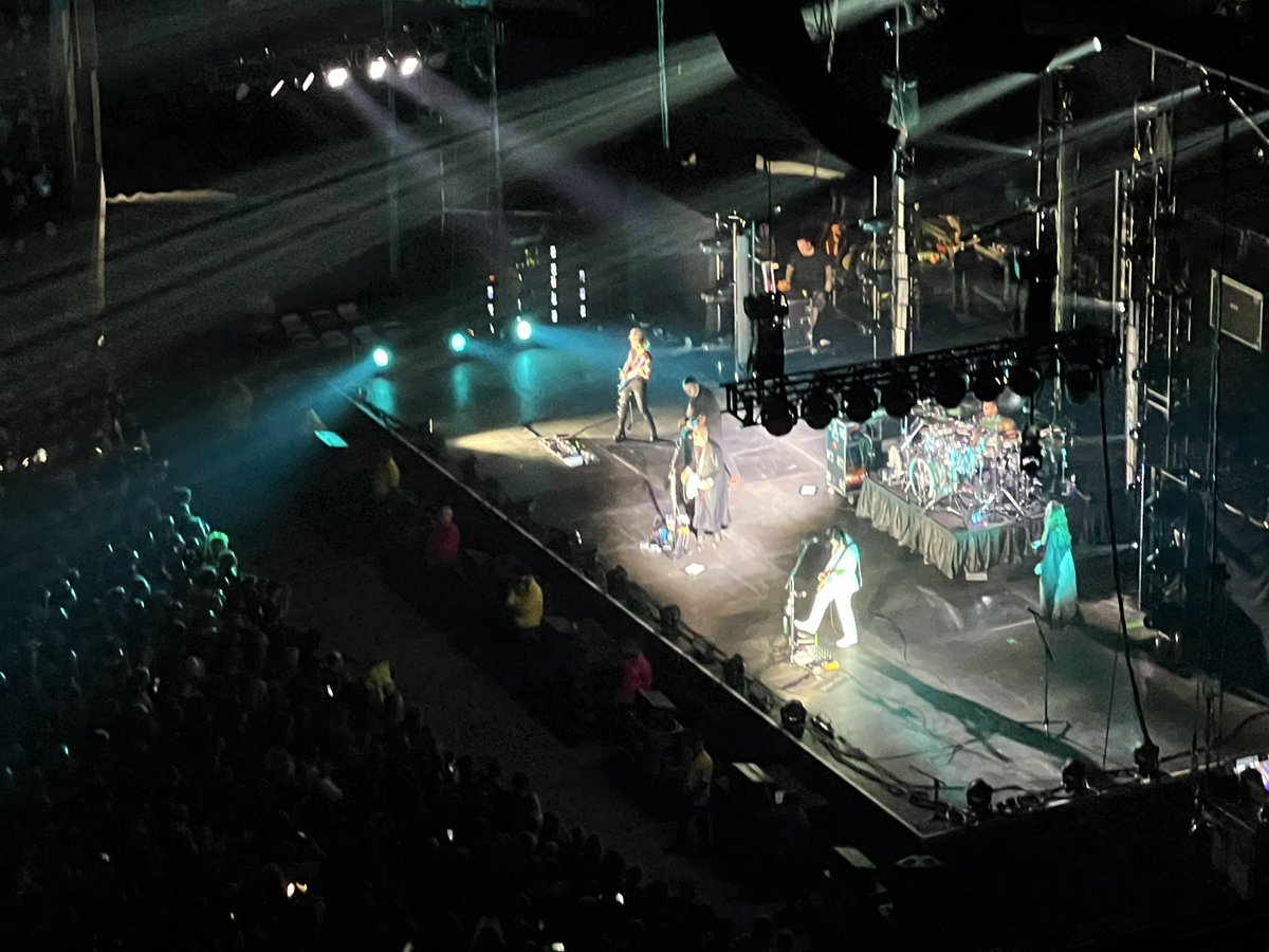 bazepeemaster's tweet photo. Smashing Pumpkins were absolutely brilliant. Around half of the songs were ones I knew well and the other half had me spellbound with the powerhouse musicianship of the band. Absolutely brilliant band. 30 years to the day since I first heard Siamese Dream. Was worth waiting for! https://t.co/Eipw20yxDm
