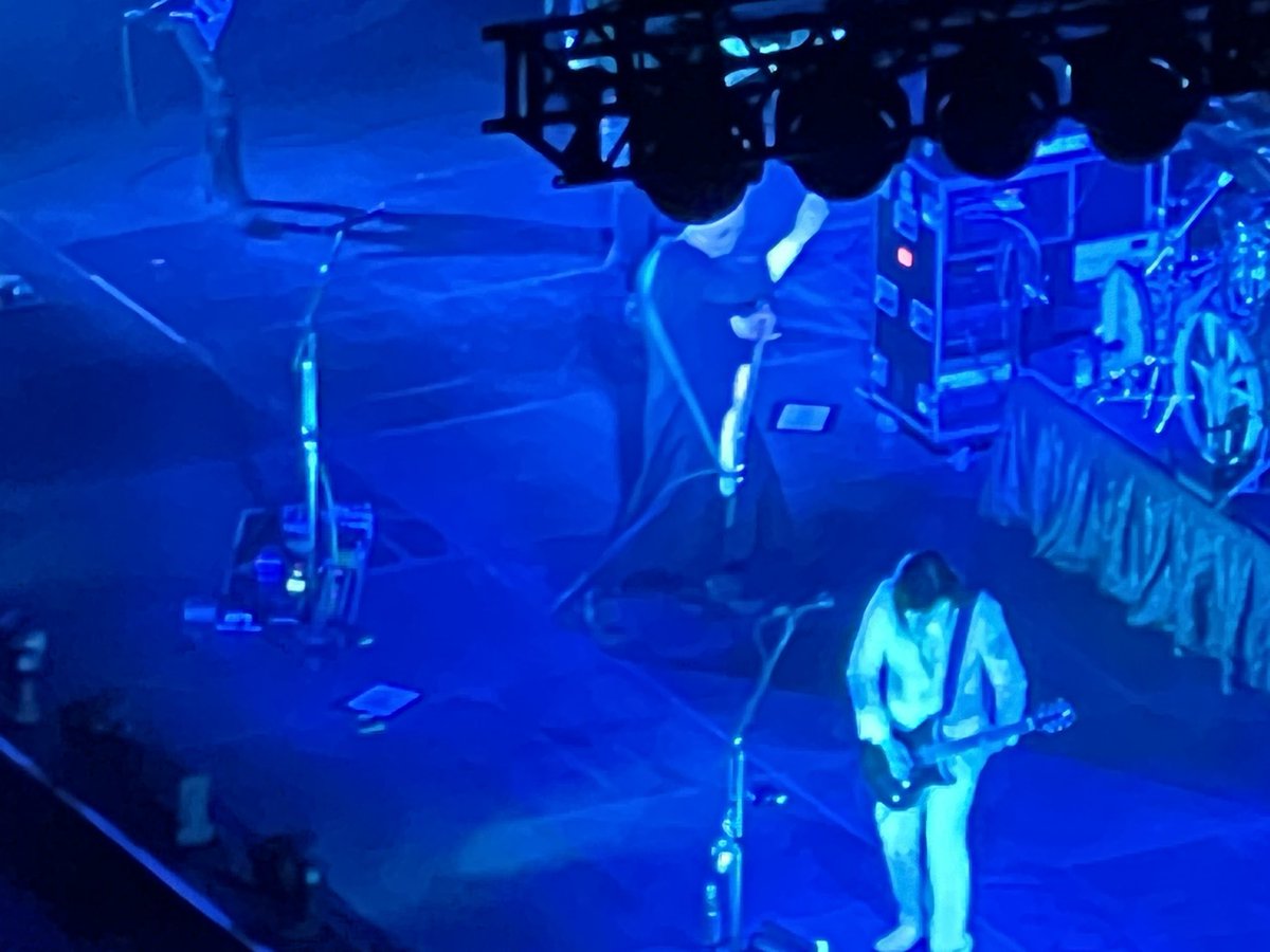 bazepeemaster's tweet photo. Smashing Pumpkins were absolutely brilliant. Around half of the songs were ones I knew well and the other half had me spellbound with the powerhouse musicianship of the band. Absolutely brilliant band. 30 years to the day since I first heard Siamese Dream. Was worth waiting for! https://t.co/Eipw20yxDm