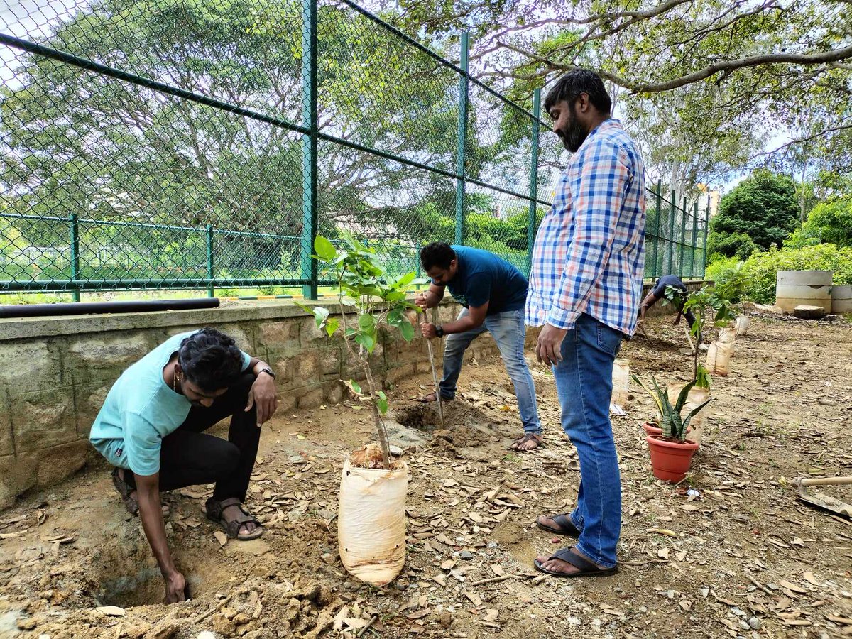 Jansewaks's tweet photo. World Environment Day by @Jansewaks to protect our mother earth and working on climate change. Info 2 @UNEP @UNEP_AsiaPac @EnvironmentOcha @aranya_kfd @UNFCCC @NationalForests @moefcc #plant #WorldEnvironmentDay‌2024 @IIfmBhopal @IcfreIndia #एक_पेड़_माँ_के_नाम @NASAClimate https://t.co/QpIWVkm0xr