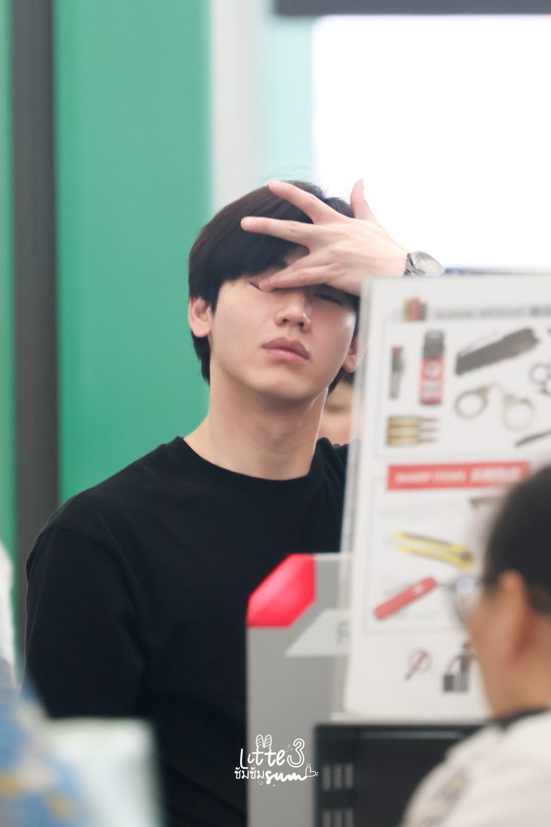 little3sum's tweet photo. 𓆩 ²⁴⁰⁶⁰⁹ 𓆪
🫣 @new_thitipoom 

🐰 ˚ ｡ ⋆  #เตนิว #Newwiee #TayNewInTheHouseFMHongKong ˚₊‧ ୨୧ https://t.co/0fMczWDYO2