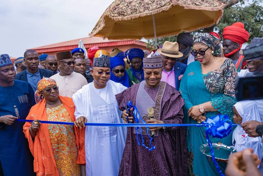 GominaHabib's tweet photo. His excellency @OfficialOAU alongside his top cabinet colleagues in kaduna yesterday join His Excellency Governor @ubasanius in the commissioning of New projects in kaduna state.

Alhaji Ali Bello Chief of Staff, @officialmaai Commissioner for finance and budgets, Abubakar https://t.co/uh8pLRShtT