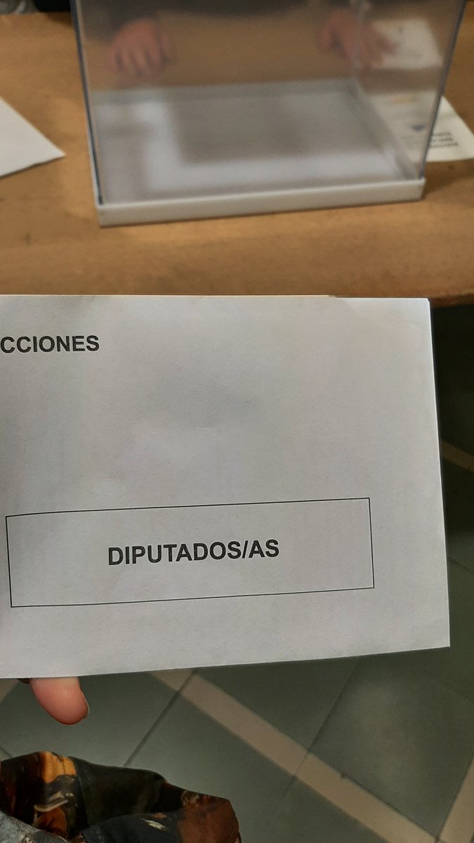 ErWasap's tweet photo. He sido la primera de mi mesa en votar.
La papeleta de Feministas al Congreso ya está en la urna.
Por fin un partido que sabe definir lo que es una MUJER, un partido de izquierdas que no nos vende, un partido que defiende la agenda feminista.
#eleccioneseuropa https://t.co/lBmMjOsCeT