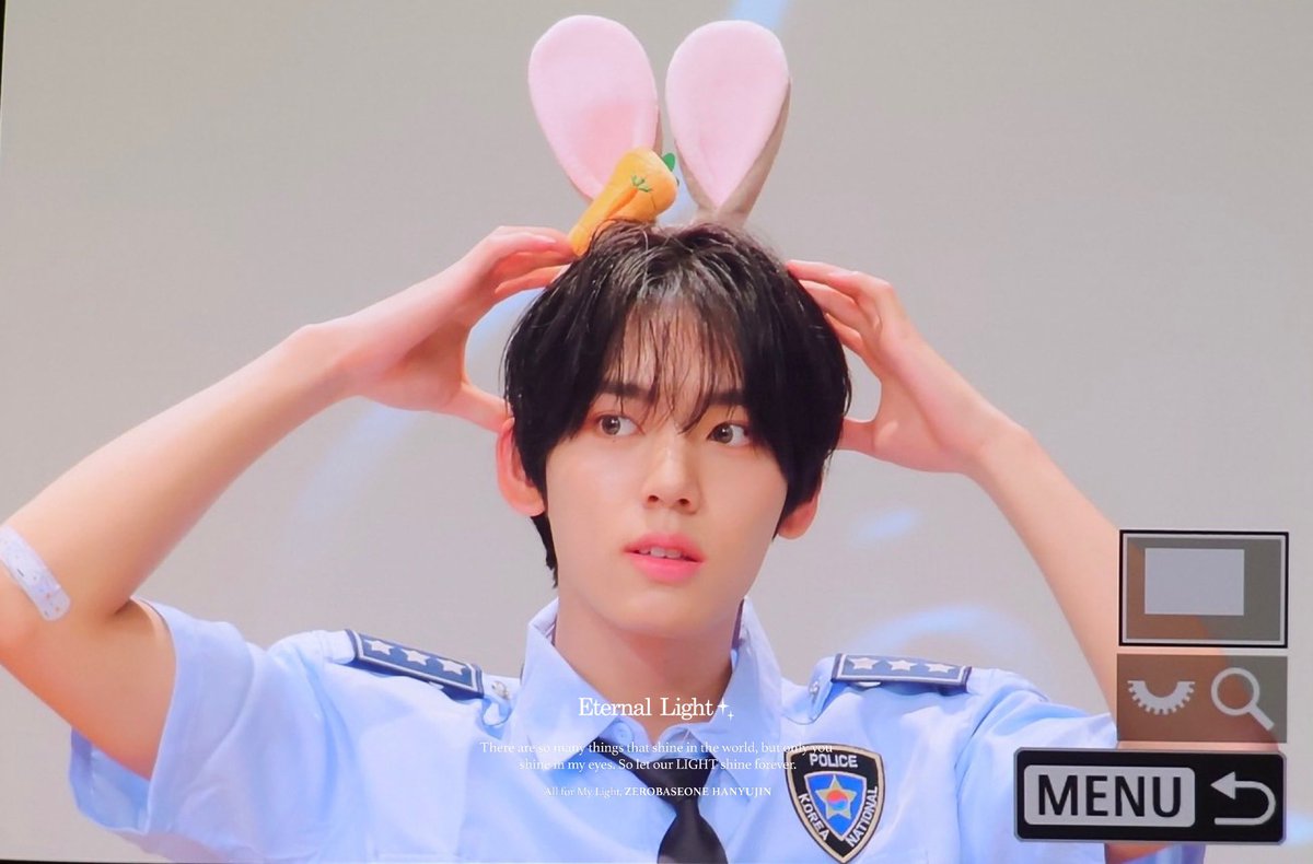 eternalight0320's tweet photo. 240609 근본토끼🐰
#HANYUJIN #한유진 
#ZEROBASEONE #ZB1 #제로베이스원 https://t.co/saXjck2Ohp