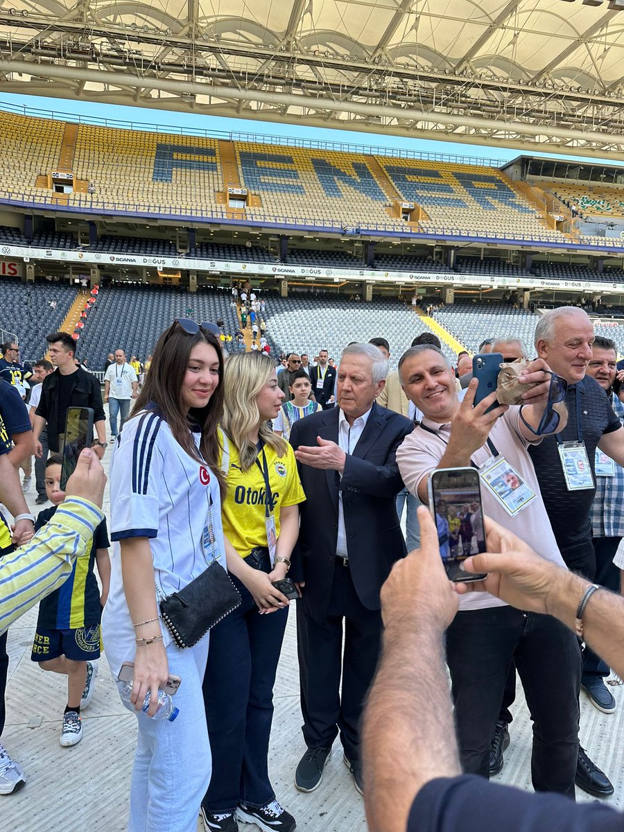 Büyük Başkan stada geldi! 💛💙