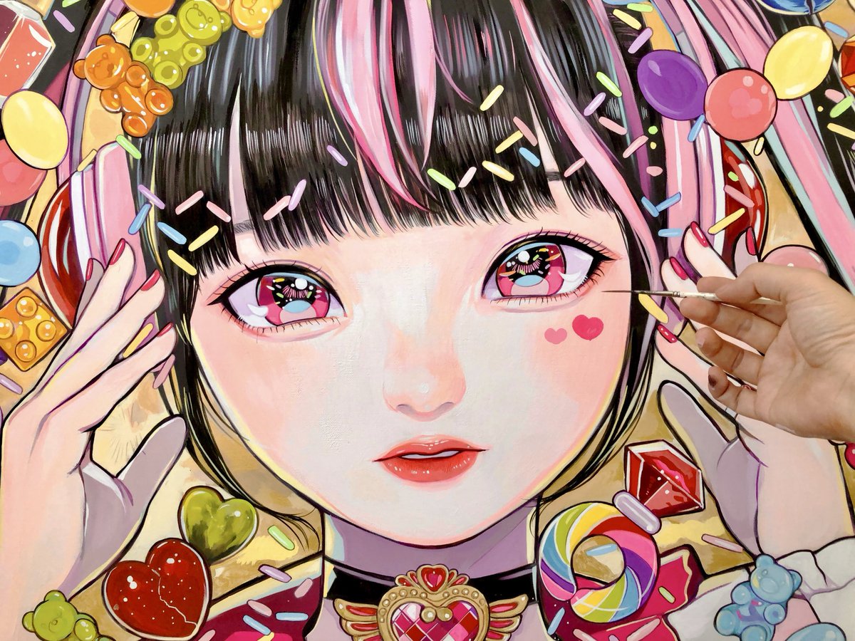 デジタル作品をキャンバスに転写して絵の具で描くということをしている。
絵の具で描き直すのがちょっと面倒くさかったけど、直に今感じた気持ちをぶつけれるアナログが1番好きなんだ！