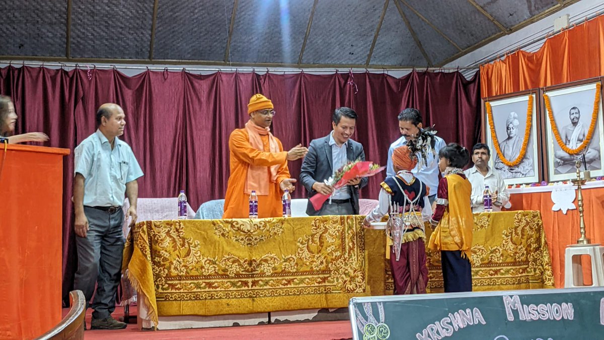 awanshai's tweet photo. Humbled to be part of the Annual Exhibition of my Alma Mater, R.K. Mission Sohra as the Chief Guest.
Astounded by the breadth and depth of the exhibits on display by the brilliant students ranging from chatbox to automated farming tech to medicinal herbs. https://t.co/CMOkDYPji3