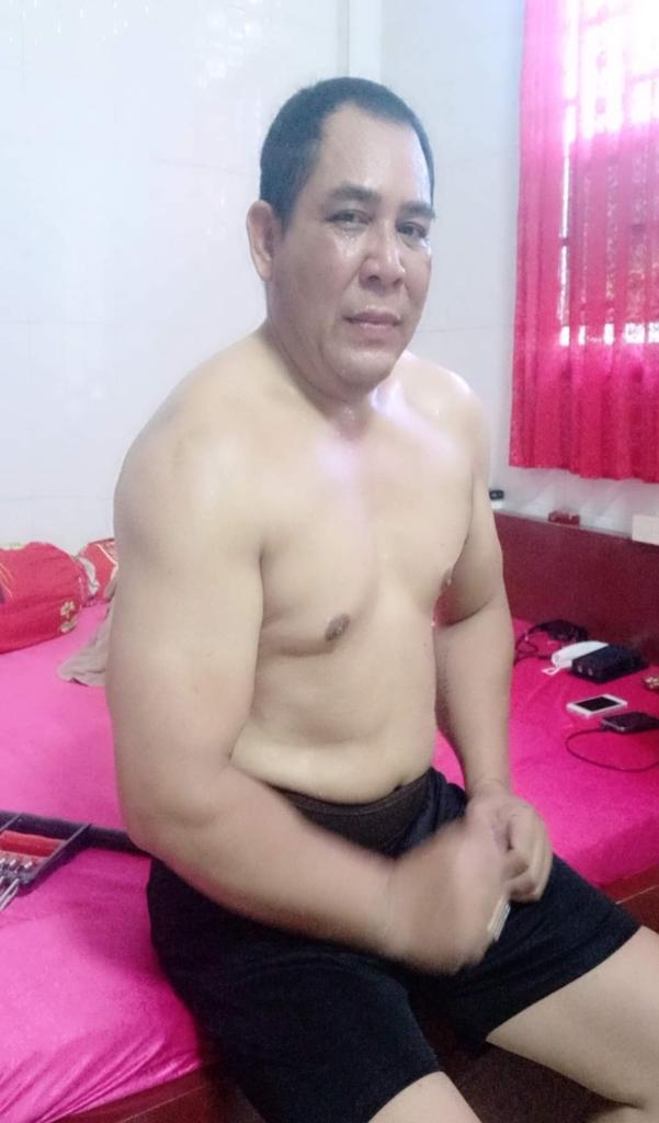 hap_khun88408's tweet photo. តាសុំមើលគាត់ឱ្យមើលយប់មិញ
គាត់នៅបាត់ដំបង
តាម្នាក់នេះសង្ហារខ្លាំងណាស់
ធំហើយវែងពិត 100%
យប់មិញមើលពីរនាក់តាមឆាត
09.06.2024 https://t.co/UgZyFfYu7S