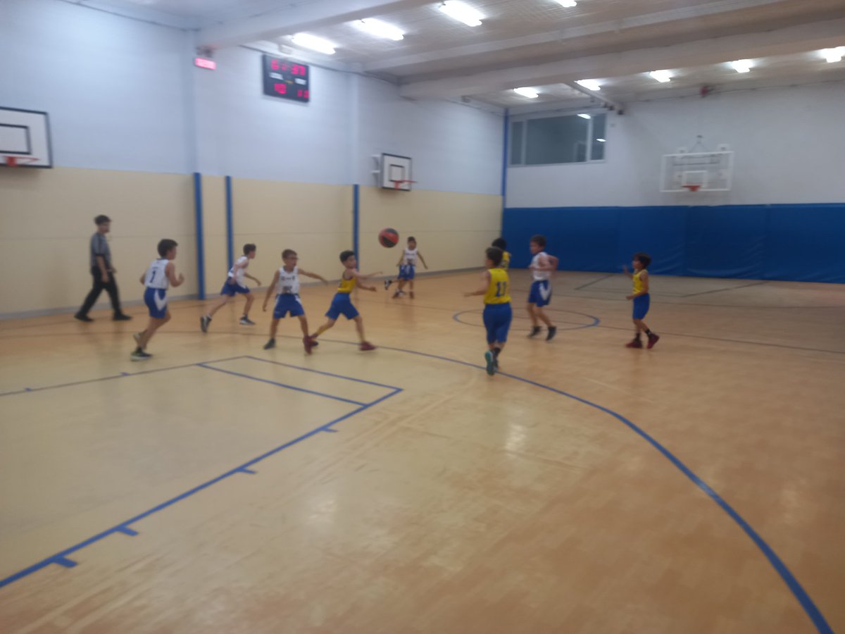 El nostre premini i mini van participar ahir a les 12 hores de bàsquet de l'Escola Pàlcam. Una jornada que ens ajuda a créixer personal i esportivament coneixent nous equips i vivint experiències diferents. #CBJC