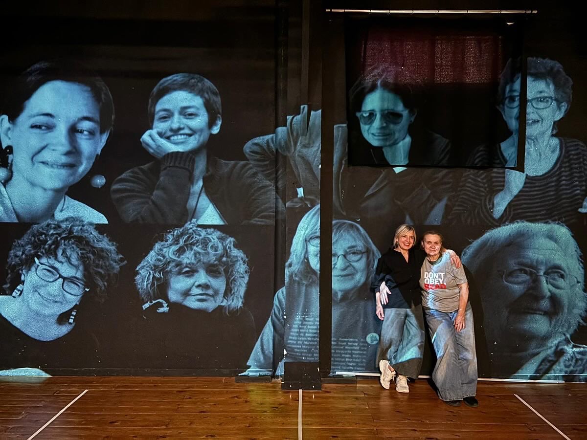 Demà (i el 17 i 18 de juny), a les 20,30, a <a href="/TeatreLaGleva/">La Gleva Teatre</a>, “VUIT POETES, VUIT BAULES”, vuit veus q s’entrellacen, rebels i lliures.
Quina il·lusió compartir-ho amb vosaltres! I amb la gran <a href="/AnnaGuell1/">Anna Güell</a> i <a href="/taniaabanus/">tània banús</a> q ho fan possible.
Us hi esperem! 

laglevateatre.koobin.com/baules