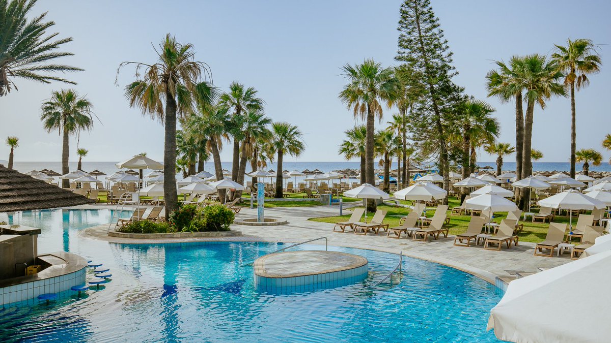 GoldenBayCyprus's tweet photo. Consider this photograph your sign to finally embark on those vacation dreams you've been nurturing. Book your stay online and get advantage of our 15% special offer. 

https://t.co/Oywirx4Yqf

#goldenbaybeachhotel #beachfronthotel #summer2024 #specialoffer #larnaka #cyprus https://t.co/iDkkqJ9SNr