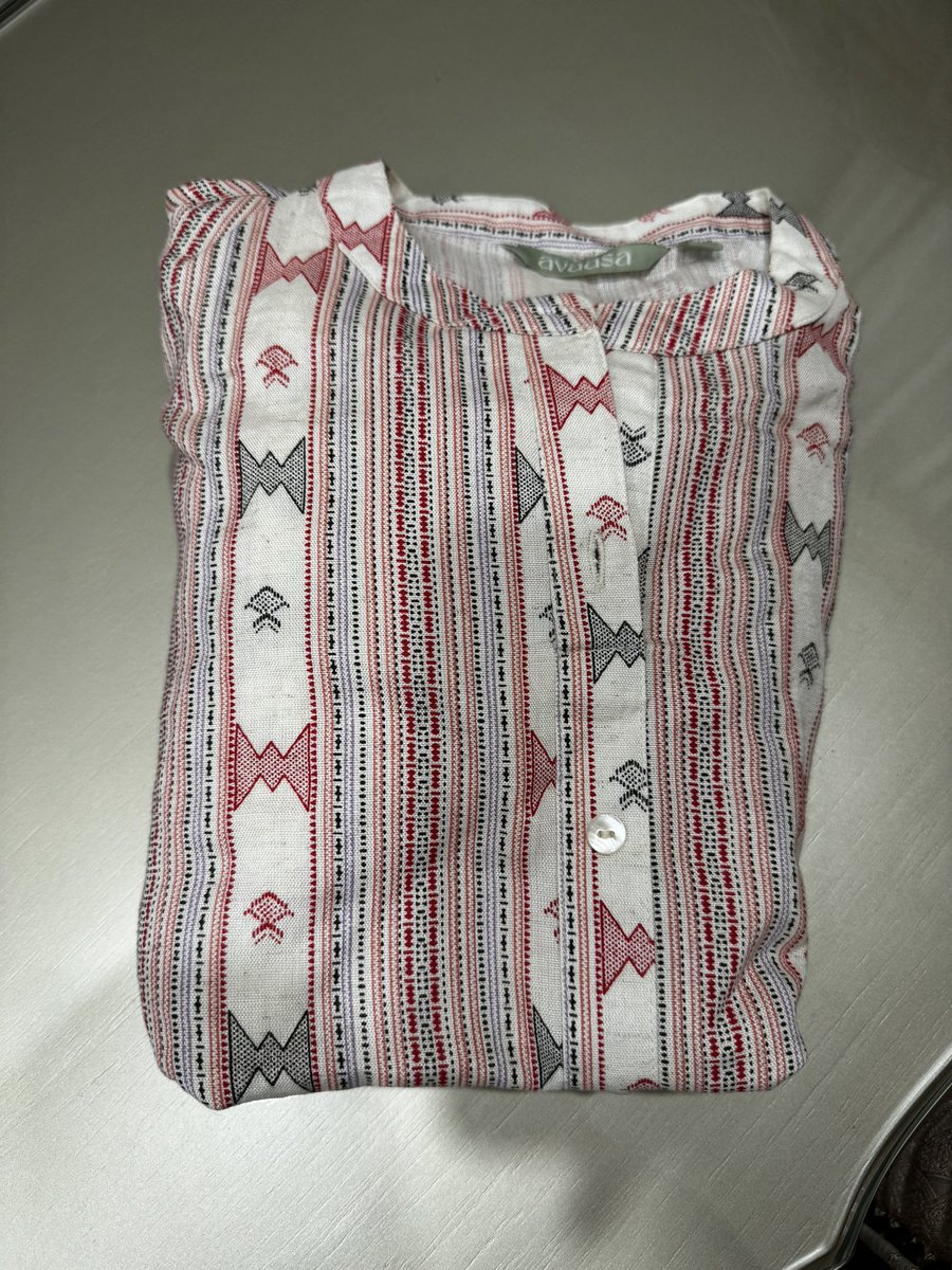 TimeTravellerO's tweet photo. @AjioCares This is to inform you that I had placed an order of “ Armani Exchange Polo T-shirt “ on your app. order ID is FN3754505017.

Instead of getting the polo I had received a “ ladies kurti “.

Kindly return the product and refund the amount to my original payment method. https://t.co/D0sv24uz0i