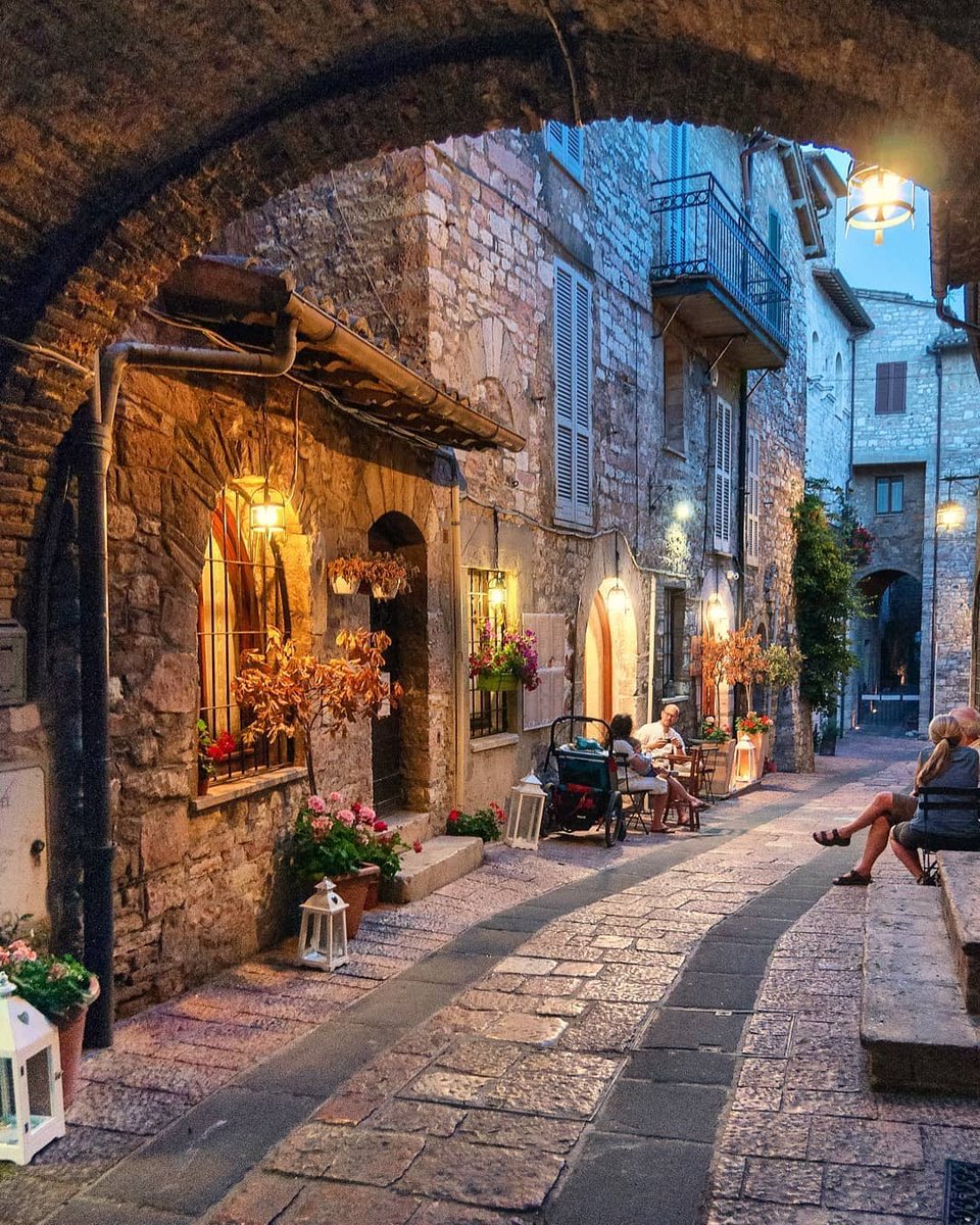 patobonato's tweet photo. 12. Asís, Italia ����🇹 https://t.co/AhjEY6O652