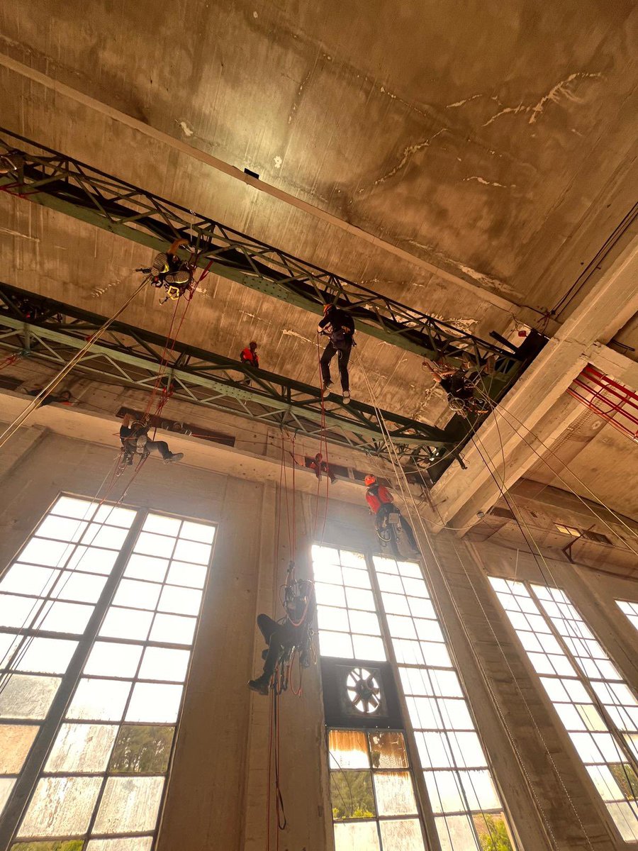 WestMidsFire's tweet photo. Well done to @WMFSTechRescue for aiming high at their rope rescue contest in France 👍🏼

No top spot this time, but still looks like they had a great time taking part!👇🏼

#WinnersAll 🏆 #WeAreWMFS 🚒 https://t.co/SNJ8ulwEjK