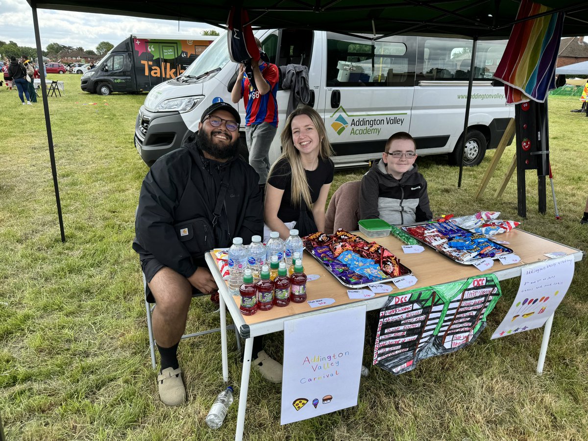 ValleyAddington's tweet photo. Our students are running a cafe at the New Addington Carnival. What a super community event #WhereSpecialHappens https://t.co/7tHRzMeivB