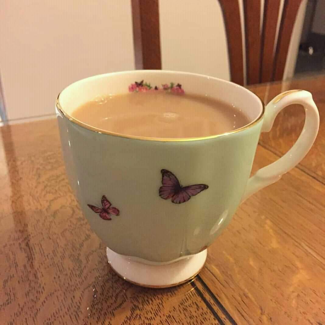 Anaya4115's tweet photo. زندگی وہی جیتے  ہیں 😋
جو 45ڈگری پے بھی چاۓ پیتے ہیں 🥀🖤 https://t.co/jnoSNVaxAa