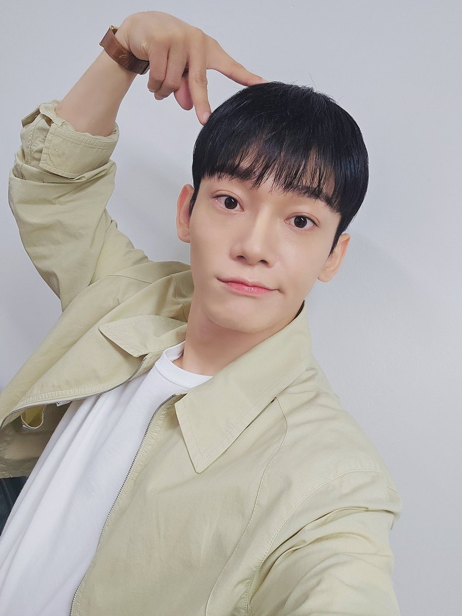CHEN_official tweet media