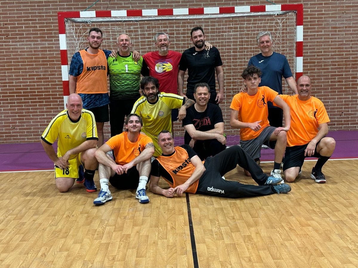 bmciudadparla's tweet photo. 🤾Después de 9 meses de actividad, esta semana hemos puesto punto y final a la temporada.
Pero ya estamos preparando la siguiente.
¿Te vienes con nosotros??
Escribenos a bmciudadparla@gmail.com
Gracias al @aytoparla y a la @casadeporte_ por su apoyo https://t.co/jkoPWkz6ce