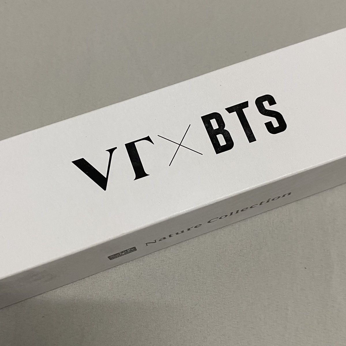 taeshaul's tweet photo. wts lfb ph 

♡ be deluxe edition weverse pob notepad (no postcard) &amp; vt cosmetics collab poster 

• take all
• check thread to see pics and condition 
• reply or dm to claim

₱200
mop: gcash 
mod: ggx/ ssd
help rt! 

🏷 bts namjoon seokjin hobi yoongi taehyung jungkook jimin https://t.co/TBzFmbkSrn