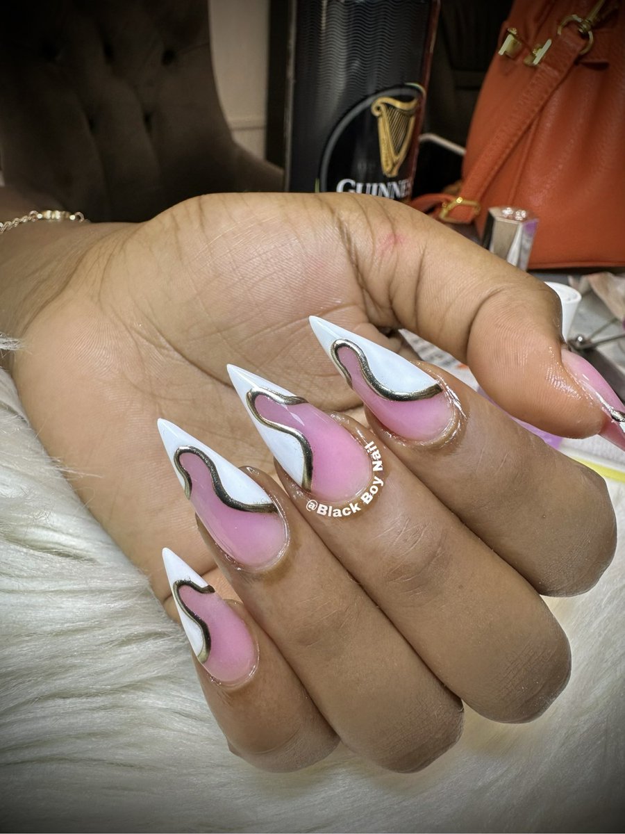 BlackBoyNail's tweet photo. Book now 0755819321
@BlackBoyNail #BlakboyNail #Nailmagazine #kampalanail https://t.co/pnh2D3Iv7o