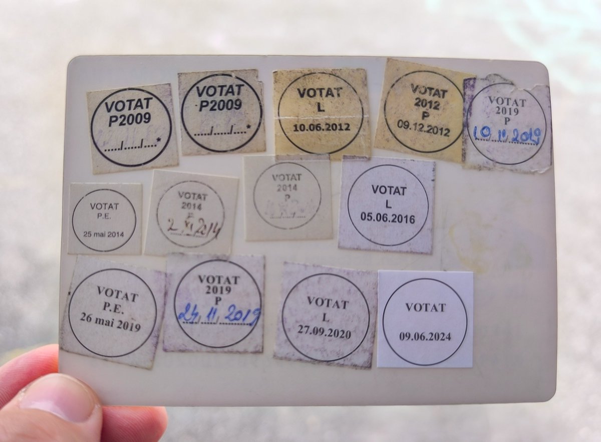 SilviuFoca's tweet photo. Buletin de om responsabil la peste 85 de ani.
Chiar dacă se deplasează mai greu a insistat să o duc la vot. Și am făcut-o cu plăcere. 
Voi ce scuză aveți să nu ieșiți la vot? https://t.co/6aCYCKykDS