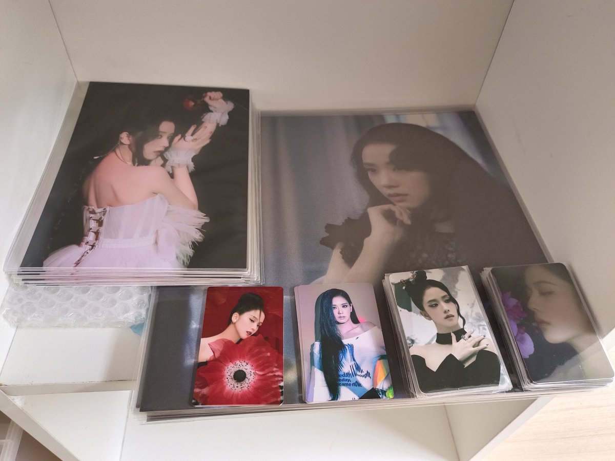 ALLABOUTKRBYNN's tweet photo. 💖พร้อมส่ง #JISOO FIRST SINGLE ALBUM Vinyl LP limited
(ติดต่อไม่ได้มาหนึ่งปีนิดๆแล้ว ไม่ได้มัดจำไว้ด้วย ลค.คงไม่กลับมาเอาแล้วแหละเนอะ🥺)
💸ปกติ 1590 ลดเหลือ 990 ส่งฟรี!!
🎁ไม่แกะซีล,ของแถมYGครบ
❌ไม่รับเคลมสินค้าในซีลทุกกรณี❌
#JISOOSOLO
#BLACKPINK
#ตลาดนัดบพ
#ตลาดนัดblackpink https://t.co/dz15WeQTLJ