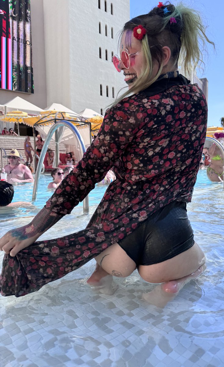 ZaturnKinkster's tweet photo. Zaturn got wet wet. π
Thanks @AltPornNet for a pool day!
πΈ @wholesomefilth
#zaturn #poolpay https://t.co/CIZEkx4T9y