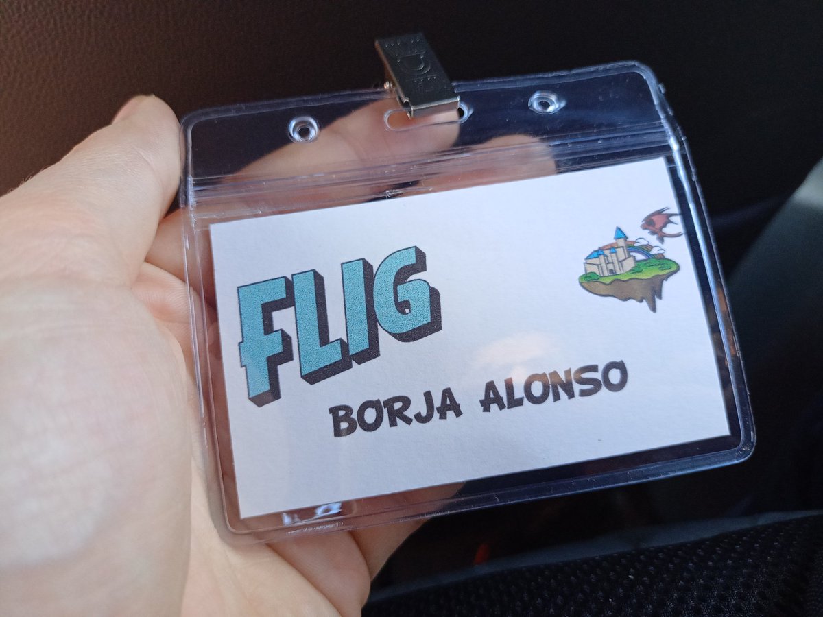 borradorcrisis's tweet photo. Charlas, reencuentros, fantasia. Cerramos emisión de la feria @HolaFlig más que satisfacido y satisfecho. Muchas ganas de que es festival se establezca de cara a los siguientes años y gracias a la organización por el curro. Aquí les dejo unos corasones 👉❤️😀 https://t.co/4Zva8EwSSi